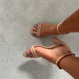 Kenneth Cole, heeled sandals, size 6.5